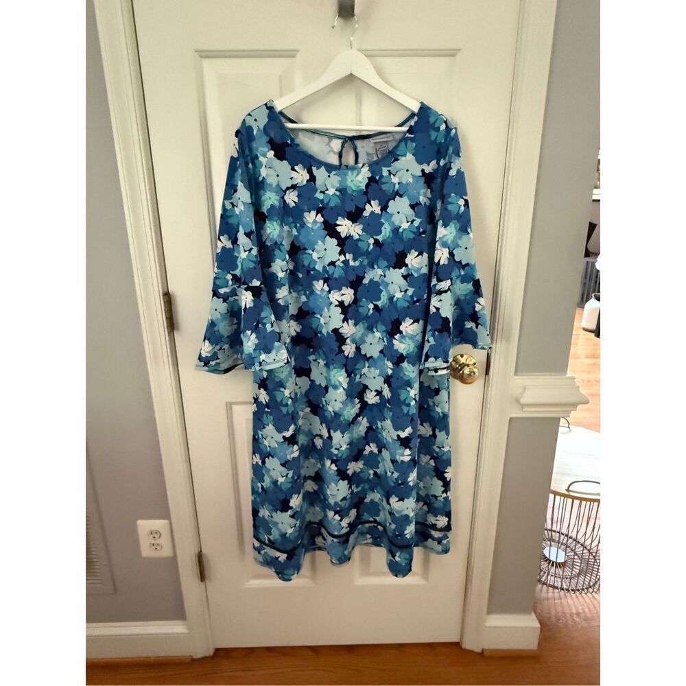 Catherine’s Mixed Blues Floral Bell Sleeve Sheath Dress sz 2X EUC